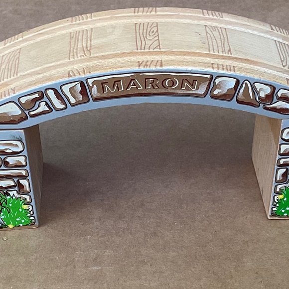 WOODEN Thomas the train - Maron Bridge - Picture 1 of 6